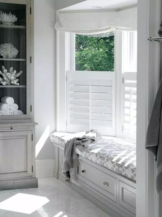 飘窗柜子设计最新效果图,飘窗柜子的最新设计