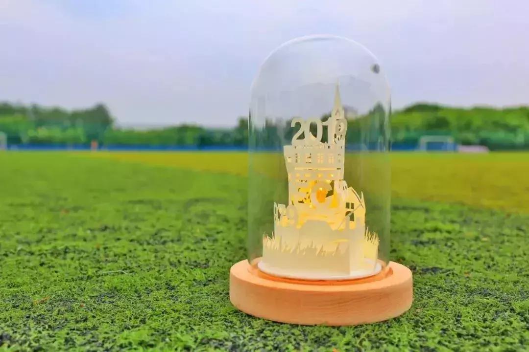 高校定制17000枚戒指送毕业生,硬核大学开学送戒指