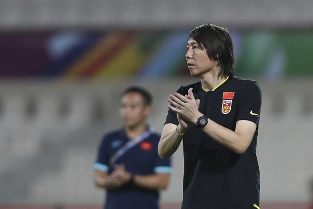 国足输了外国网友表现,国足10:1马尔代夫为什么还要被骂