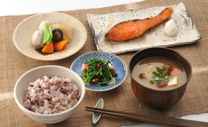 日本的小孩吃零食,日本孩子每天吃的食物