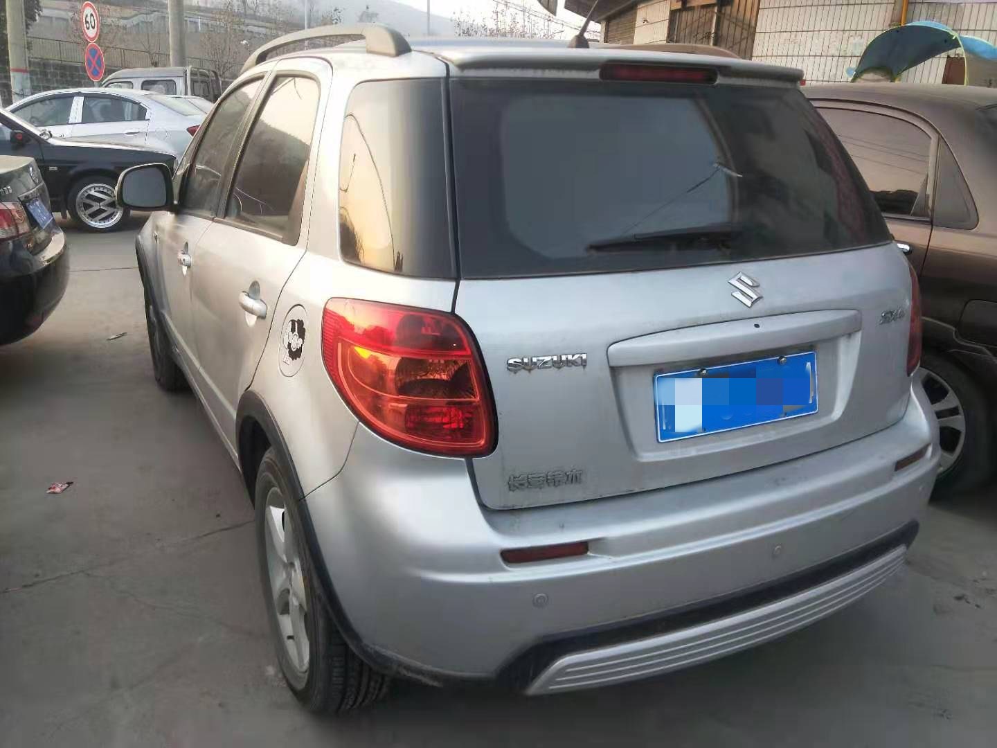 胖哥评测铃木雨燕1.3,胖哥试驾铃木雨燕的视频