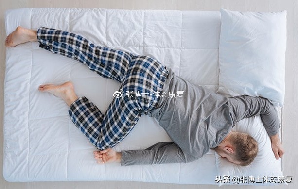 「体态矫正」手臂麻木疼痛，可能与第一肋骨上提移位有关