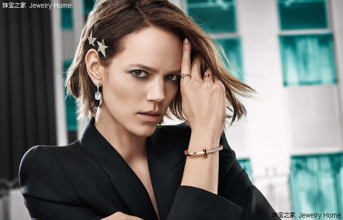 那些戴大耳环的女人,tiffanyt1手镯佩戴