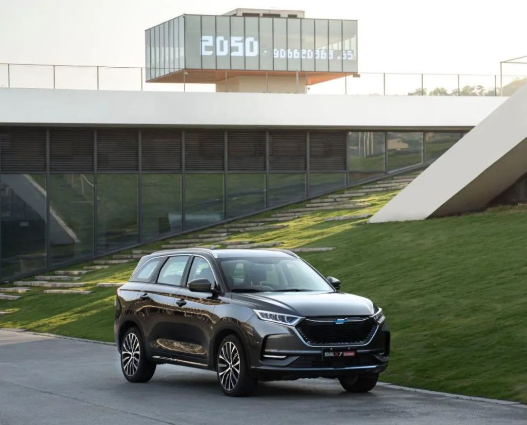 geeker版是长安欧尚x7新增的一款,长安欧尚x7geeker版到店实拍