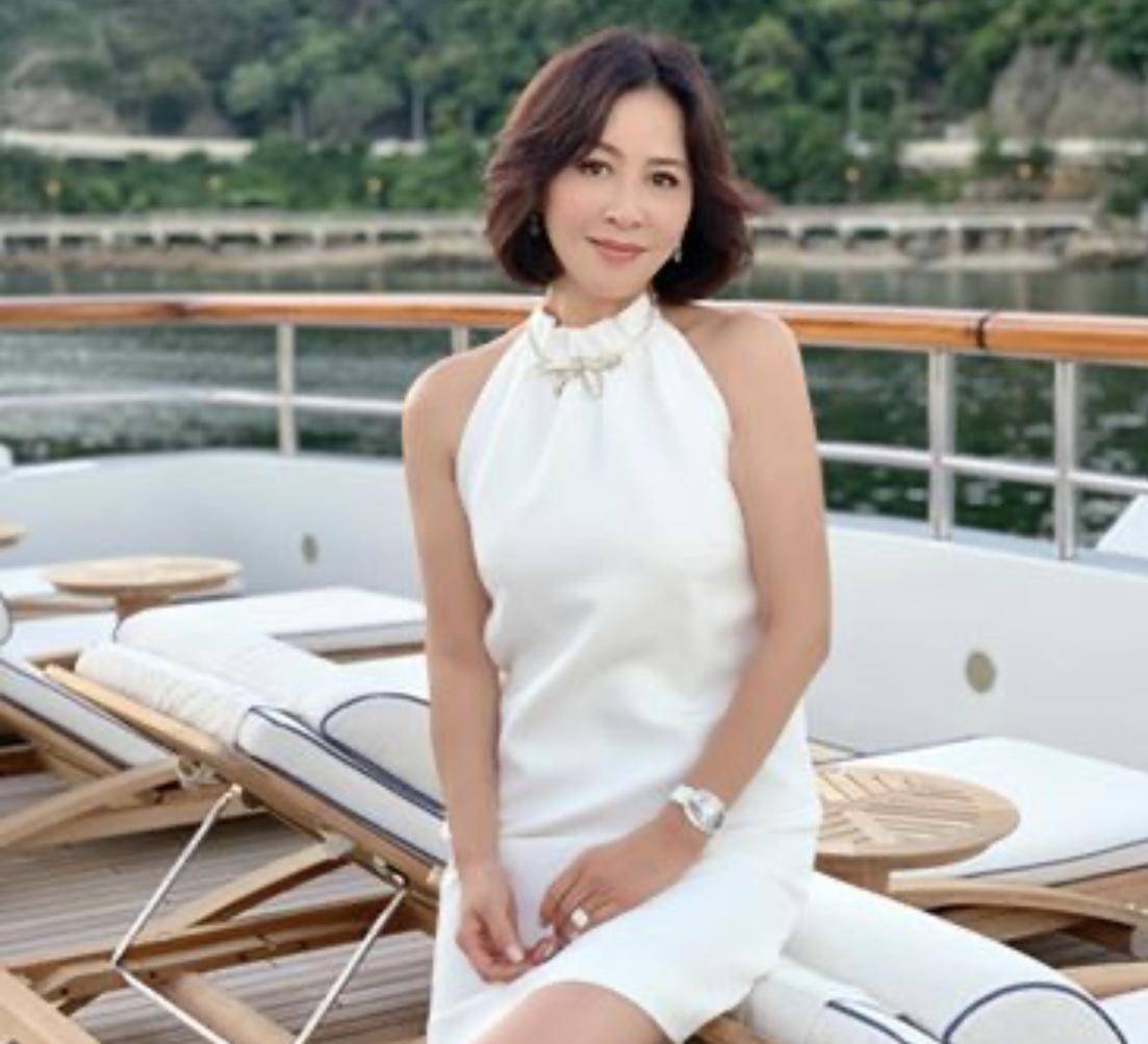 梁朝伟为刘嘉玲惊喜,刘嘉玲和梁朝伟爬山