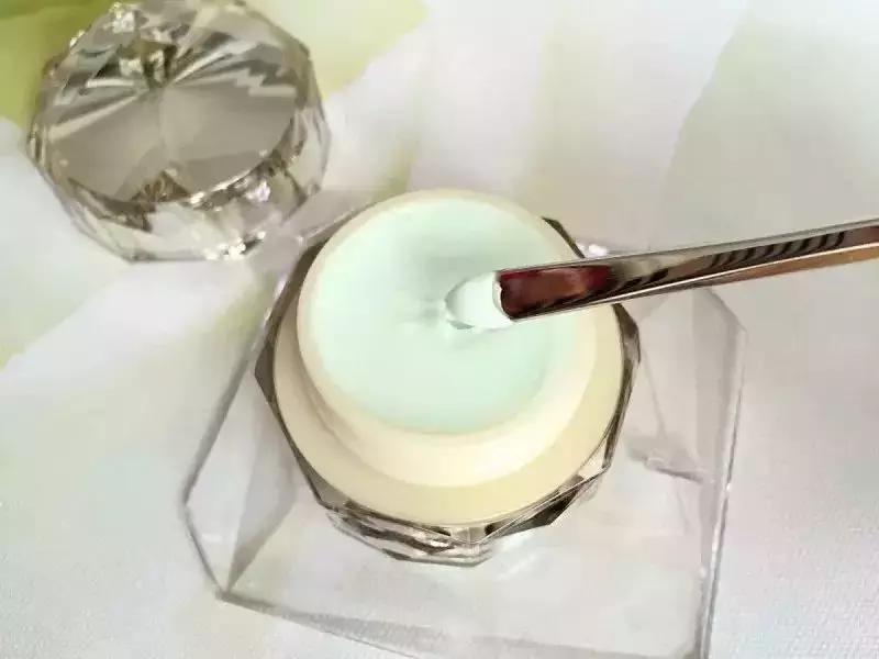 最热门30款眼霜,同品牌最贵的产品是眼霜还是精华