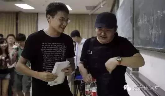 歌唱家刘欢目前的状况,刘欢老师音乐课