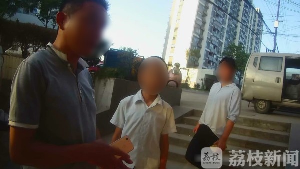 小孩偷家里钱买手机手机店退吗,小孩偷家里的钱买手机该不该退