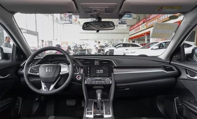 预算15万，二手九代雅阁2.4和思域怎么选？网友：论操控它有优势