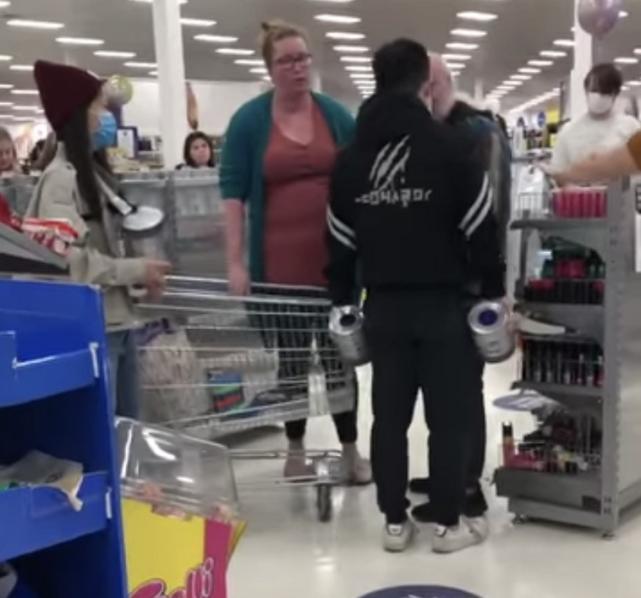 澳洲代购抢奶粉事件,8吨奶粉代购事件