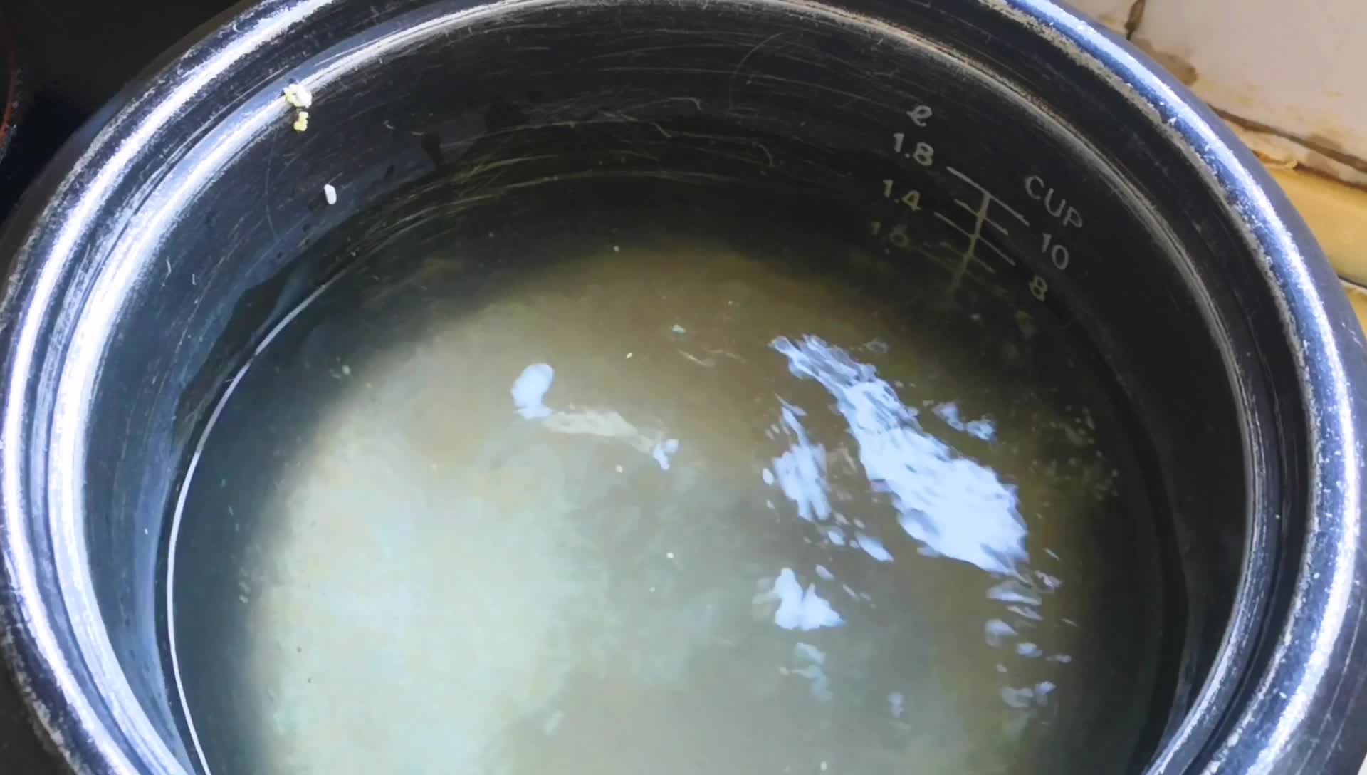 奶香又好喝的南瓜粥,紫薯南瓜粥制作