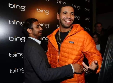 冬季奶黄色羽绒服穿搭,潮人怎样穿衣服