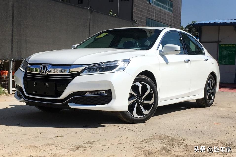 13.8万买台二手雅阁值不值？朋友：为啥不加几万买新车