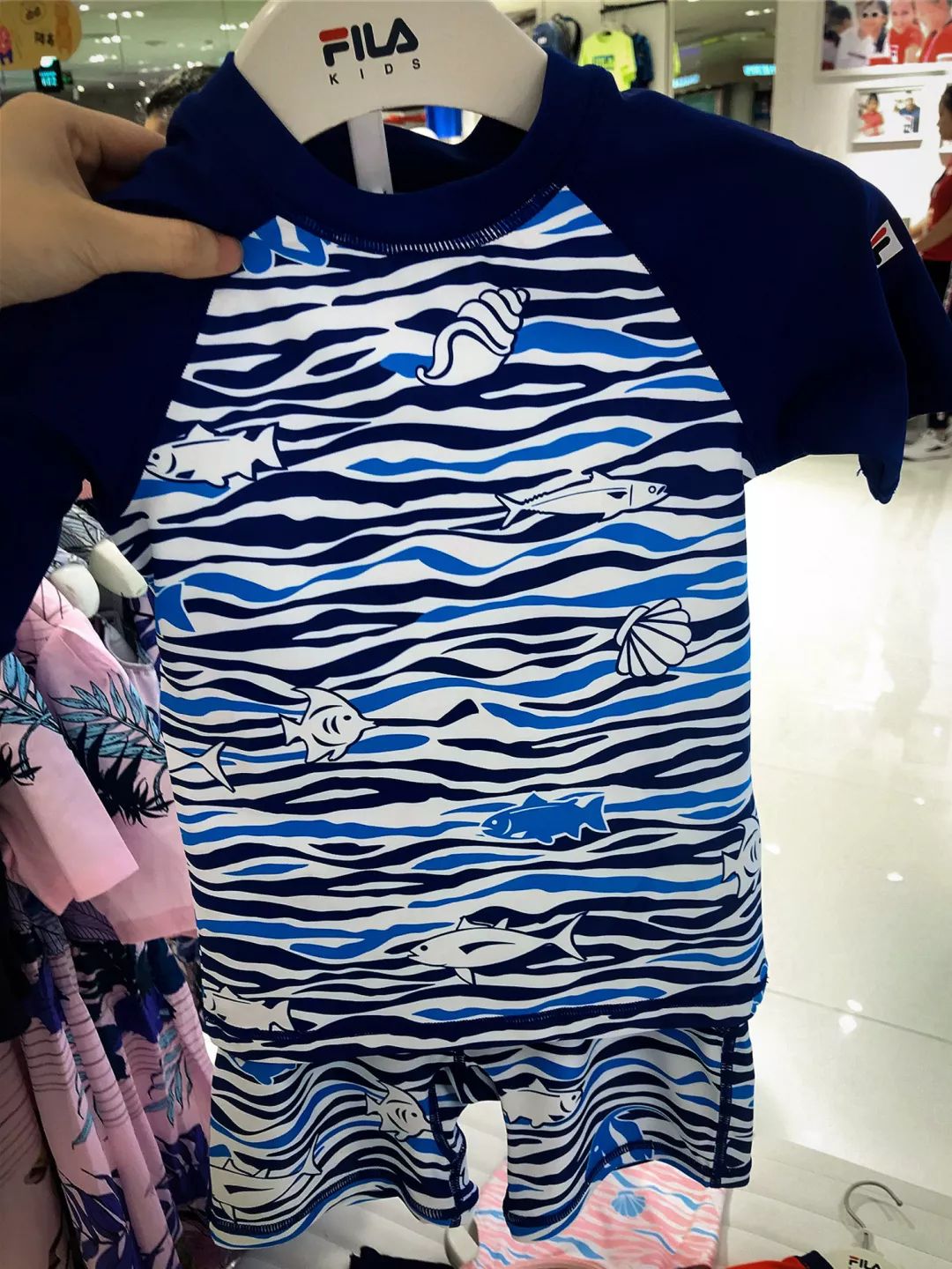 新手泳衣如何选购好的品牌,如何选择合适的儿童泳衣