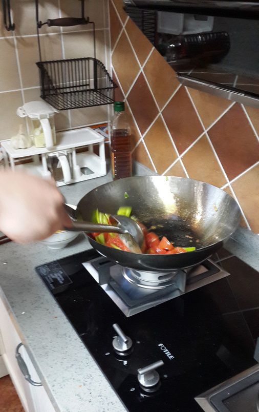 陈枝记和苏泊尔铁锅,山田锅好还是陈枝记好