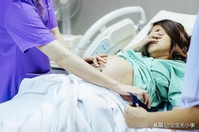 孕晚期破水,孕妇别慌,做好这2件事胎儿就安全了