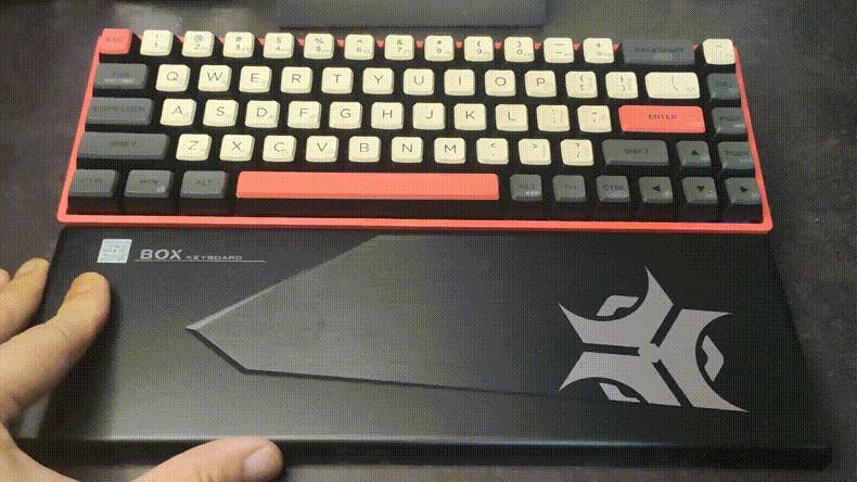 定价飘了？其实是真值！黑峡谷三模68键机械键盘Box初代号评测