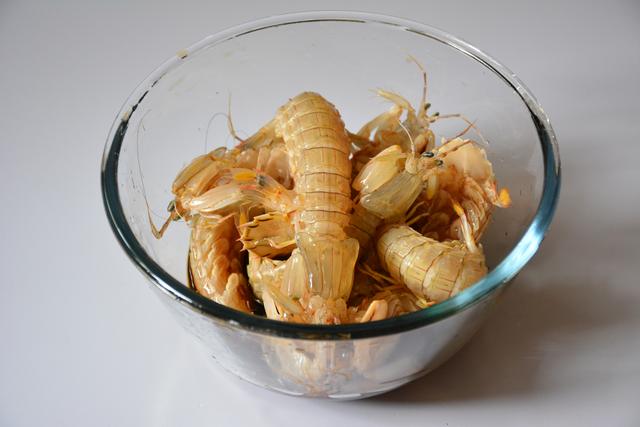 皮皮虾是热水下锅还是冷水下锅,煮皮皮虾冷水下锅还是热水