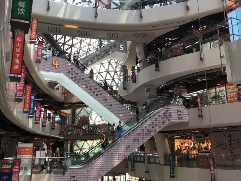 快被遗忘的亚奥商圈，能否因上品+城市奥莱带来新生？