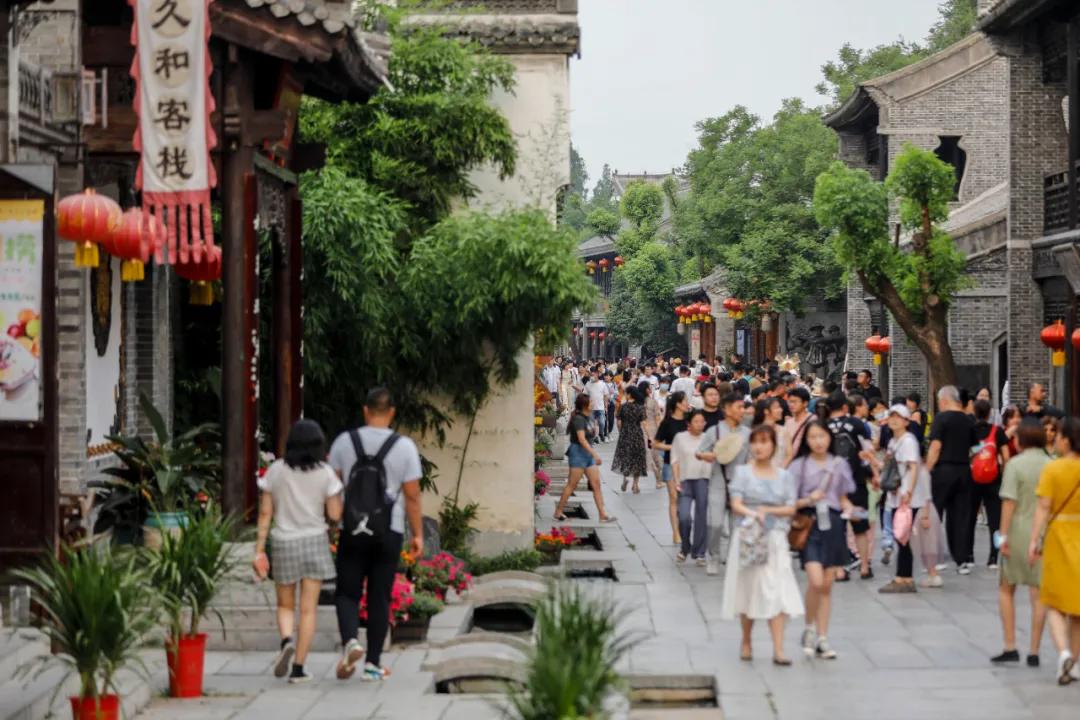 台儿庄适合1-2天短途旅游,趁着假期的闲暇去旅行