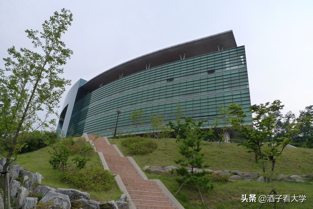 韩国工科实力最强的大学之一!教学质量和学习环境相得益彰