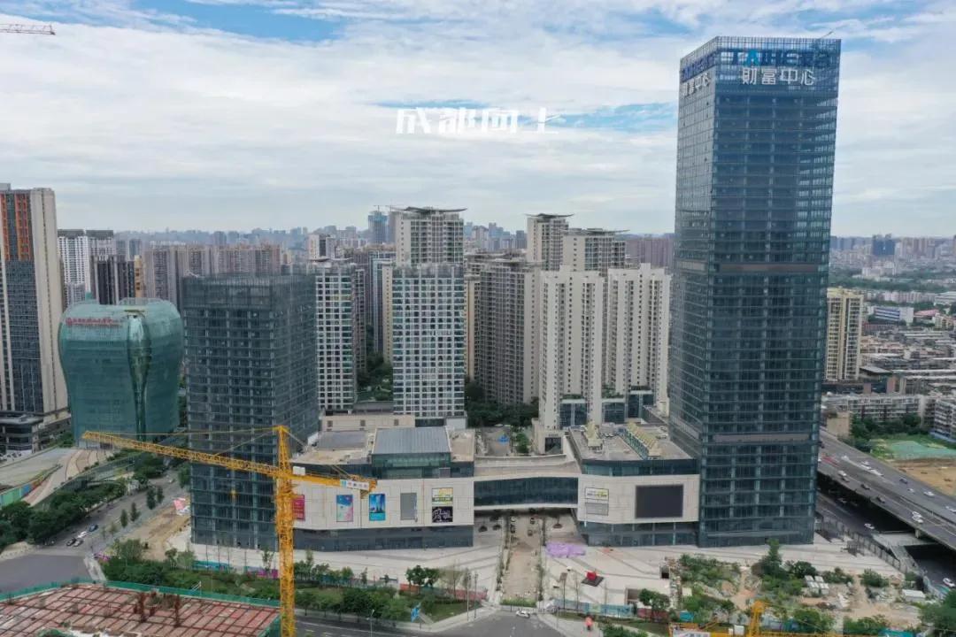 十年成城,攀成钢终迎「传奇收官」