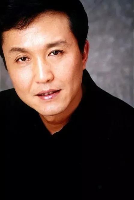 吴刚30岁视频,演员吴刚怎么火的