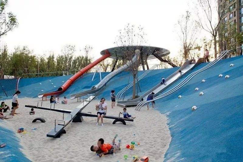 宝宝喜欢爬高的地方怎么解决,为什么宝宝总是喜欢往窗外爬