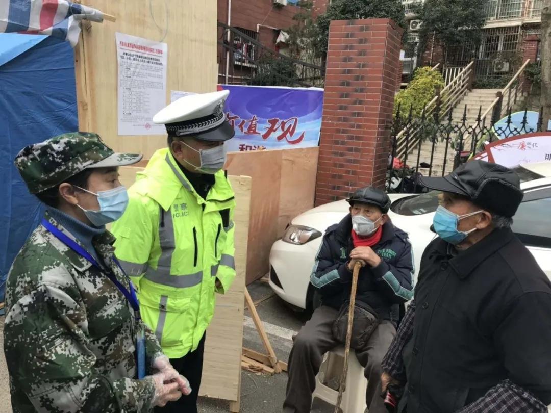 不知疫情谁放出二位“春柳”似尖刀