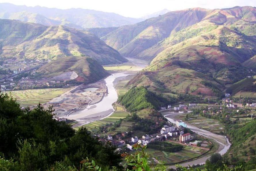 德阳离成都近的县城,德阳市哪个市离成都最近