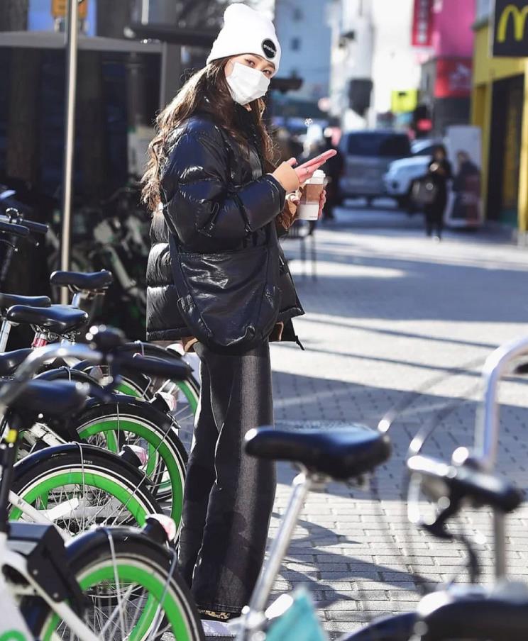 2020韩国时尚穿搭街拍视频,韩国穿搭冬季街拍