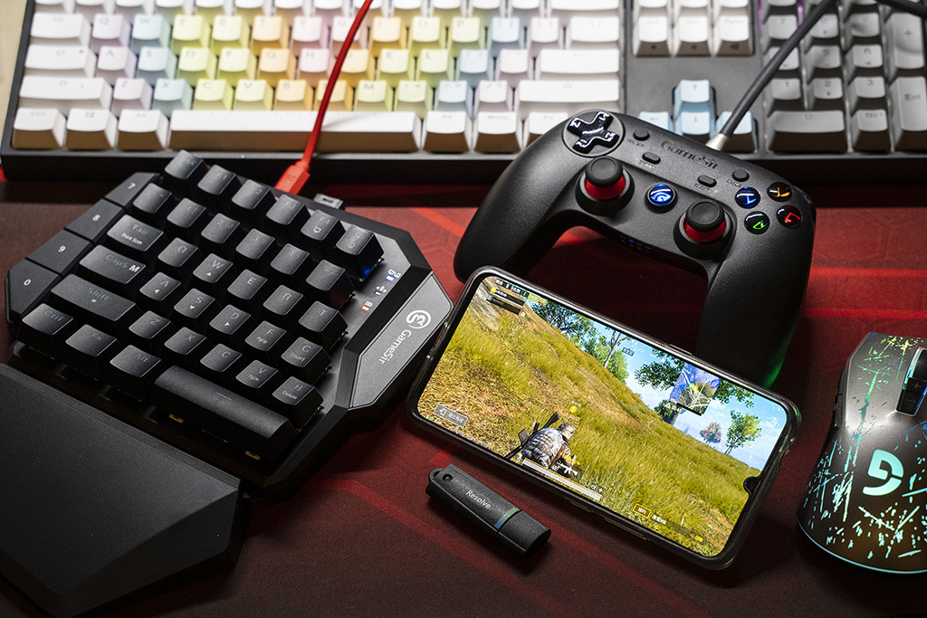 吃鸡神器键盘压枪测评,吃鸡神器测评键盘加手柄