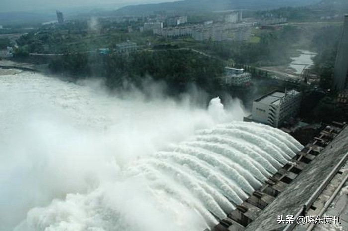 「黎明拾穗」43期诗词41首，首页篇篇造网红，风流戏子逞英雄