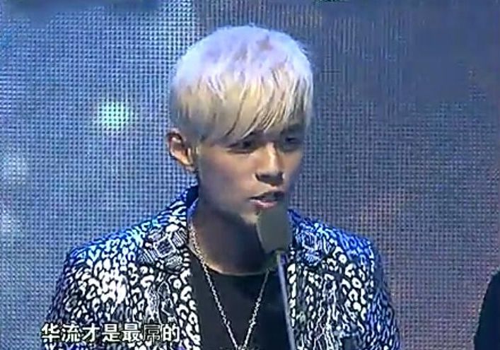 周杰伦谈夜曲一响上台领奖完整版,周杰伦领奖名场面夜曲全过程