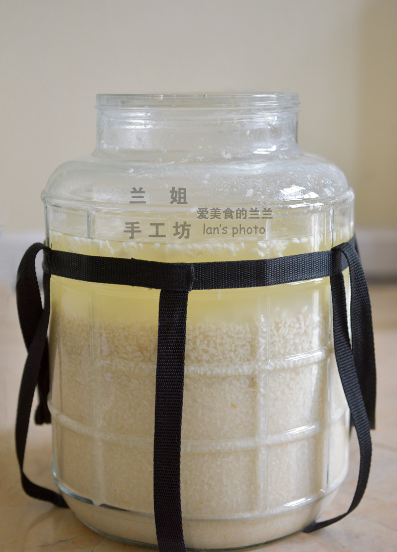 做米酒的制作方法视频播放,家庭酿米酒最简单的方法