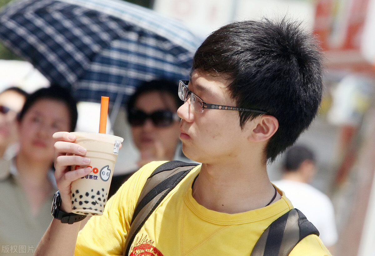 奶茶店创业可行性分析怎么写,开奶茶店需要考虑哪些因素