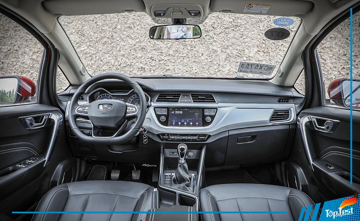 适合家族用的设计,吉利远景x32018周年纪念版无天窗