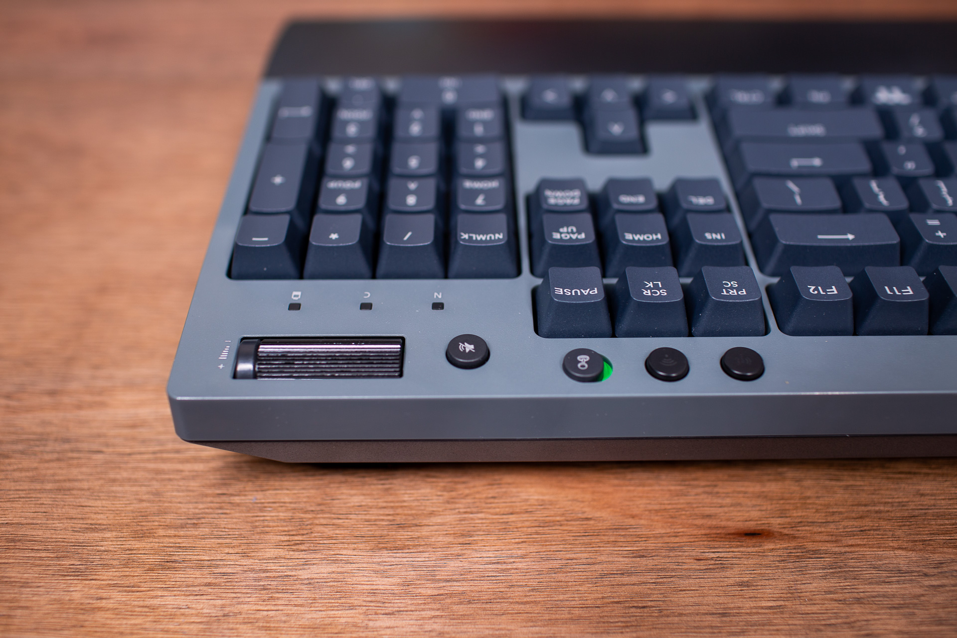 无线机械键盘带幻彩,无线机械键盘没有延迟吗