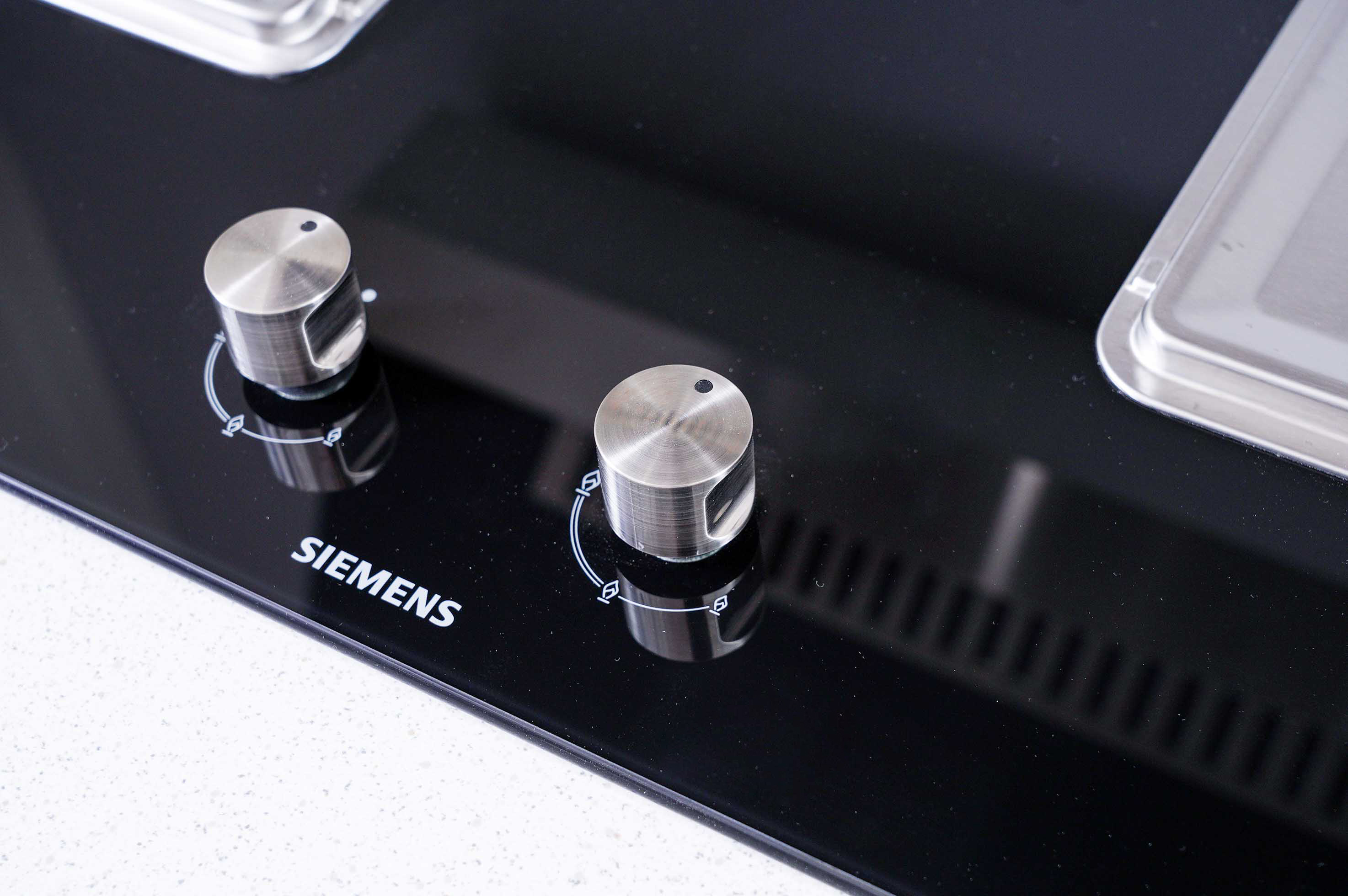 轻松安享美味盛“焰”，西门子嵌入式燃气灶测评