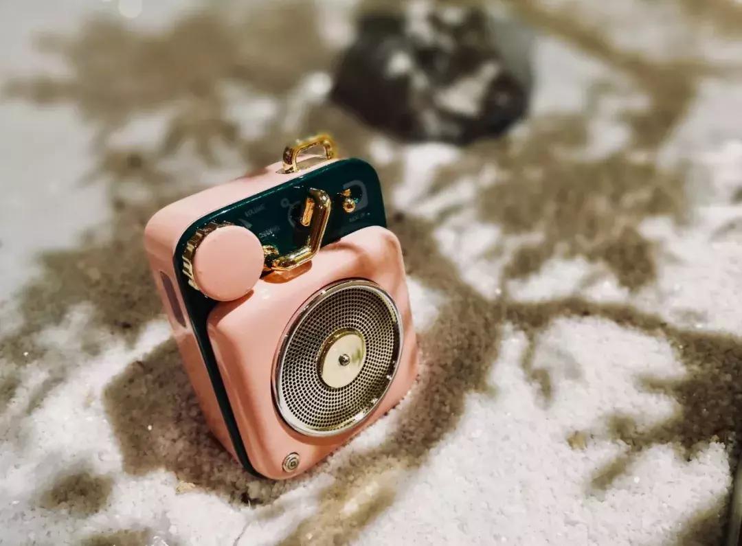 猫王收音机创始人视频,60岁创业造出猫王收音机