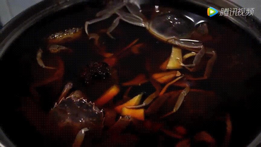 在酒缸里长大的人,泡在酒缸里的人