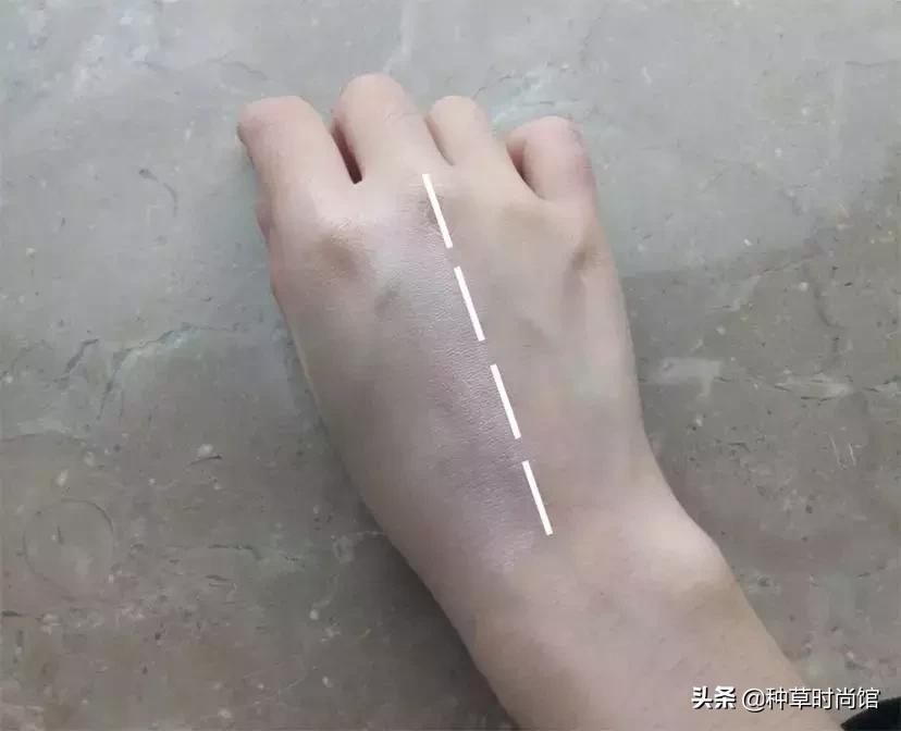 妆前涂太多底妆会怎样,妆前底妆少