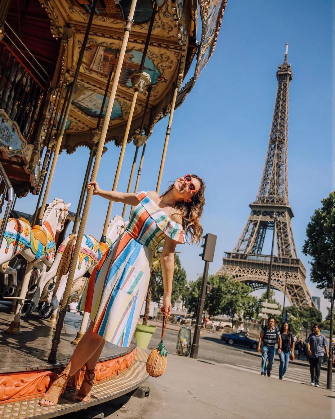 大胸妹子再也不用害怕夏天了，这份指南请收好