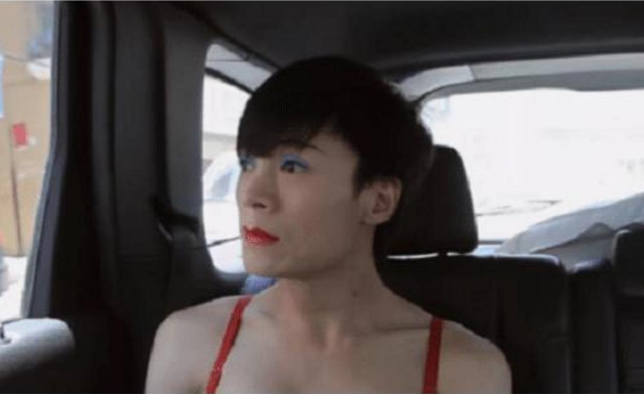 “变性人”李二毛,为爱变“女人”却惨遭抛弃,受尽屈辱悲惨离世