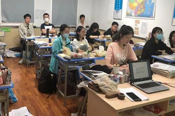 为了让你考公务员，公考机构有多努力？