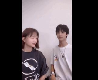 小孩子说你脚臭你该怎么怼,当众吐槽女生脚臭被骂惨