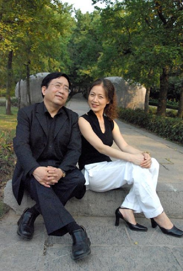 余秋雨第一任妻子李红个人简历,余秋雨第二任妻子马兰现状