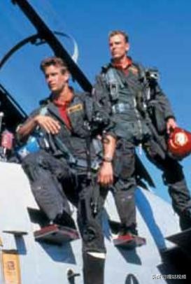 壮志凌云电影有几个版本,壮志凌云电影可变机翼