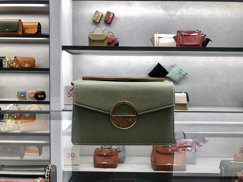 小ck线上撞脸,小ck线上线下区别