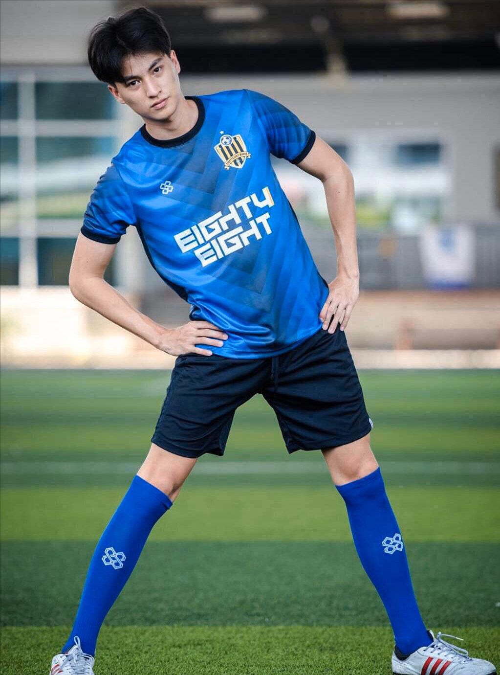 足球少年糕卡娜：热爱足球的他快乐无比